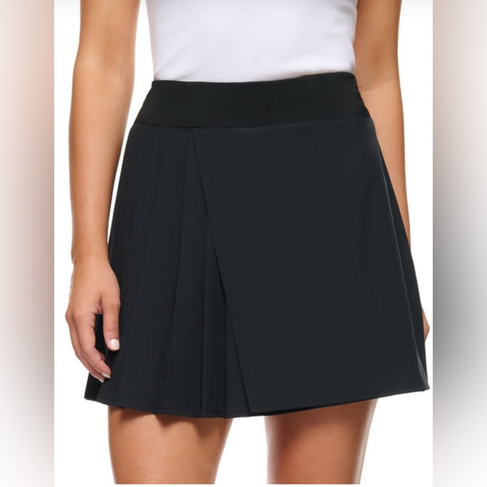 🖤Lolë Black Pleated Active Skort – Built-In Shorts with Pocket (NWT)